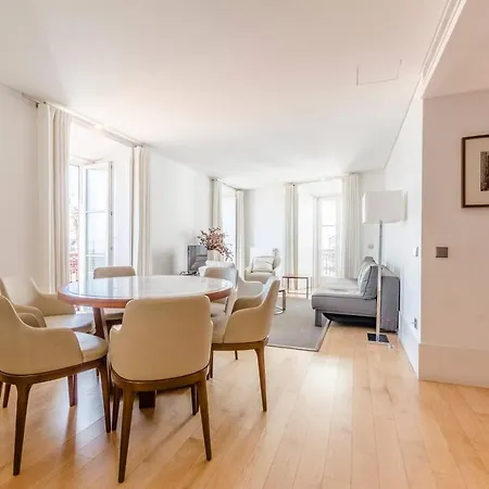 Spacious In Alfama With A Great View Lizbona