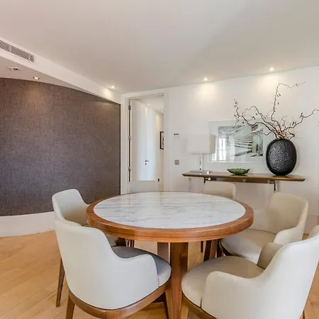Spacious In Alfama With A Great View * Lizbona